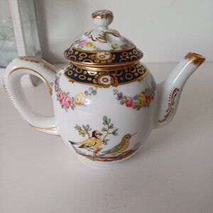 Gorgeous 1985 Franklin Mint TOURNAY Fine Porcelain Birds and Flower Mini Teapot